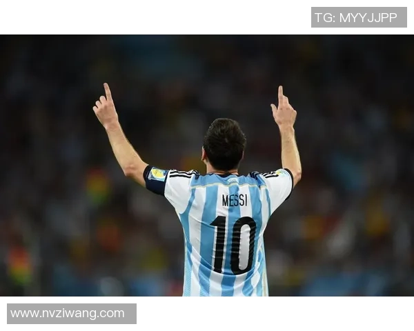 超有名的足球明星背后的故事与成就揭秘让你更加了解他们的辉煌人生